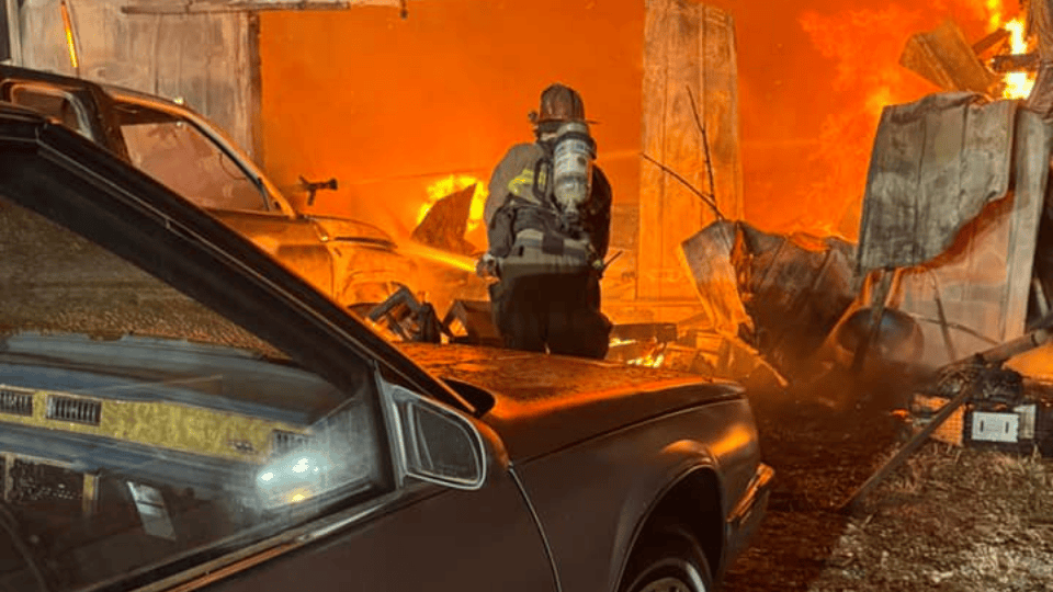 Firefighters Contain Garage Fire in Leadwood