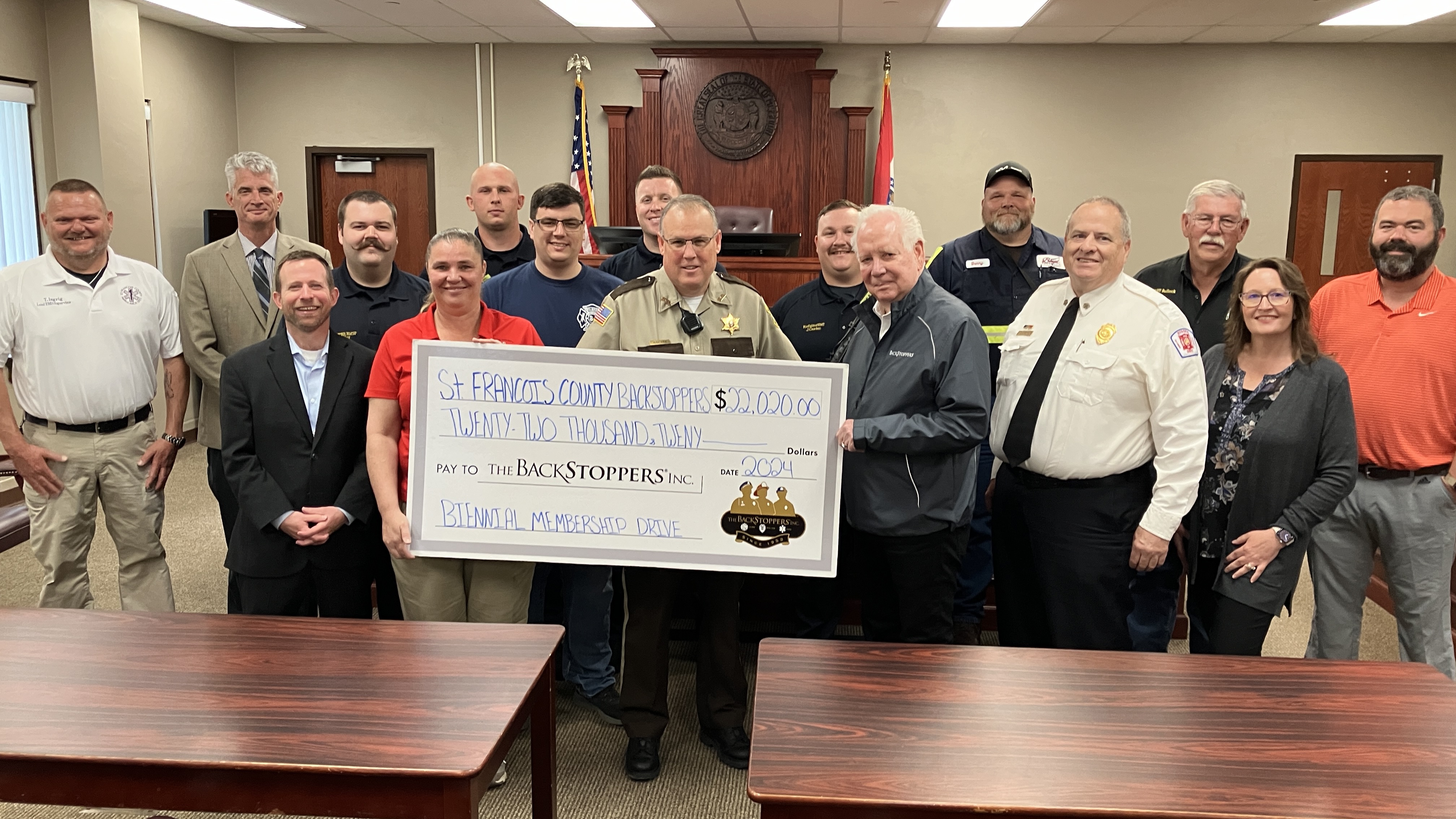 Local BackStoppers Makes Donation to St. Louis BackStoppers