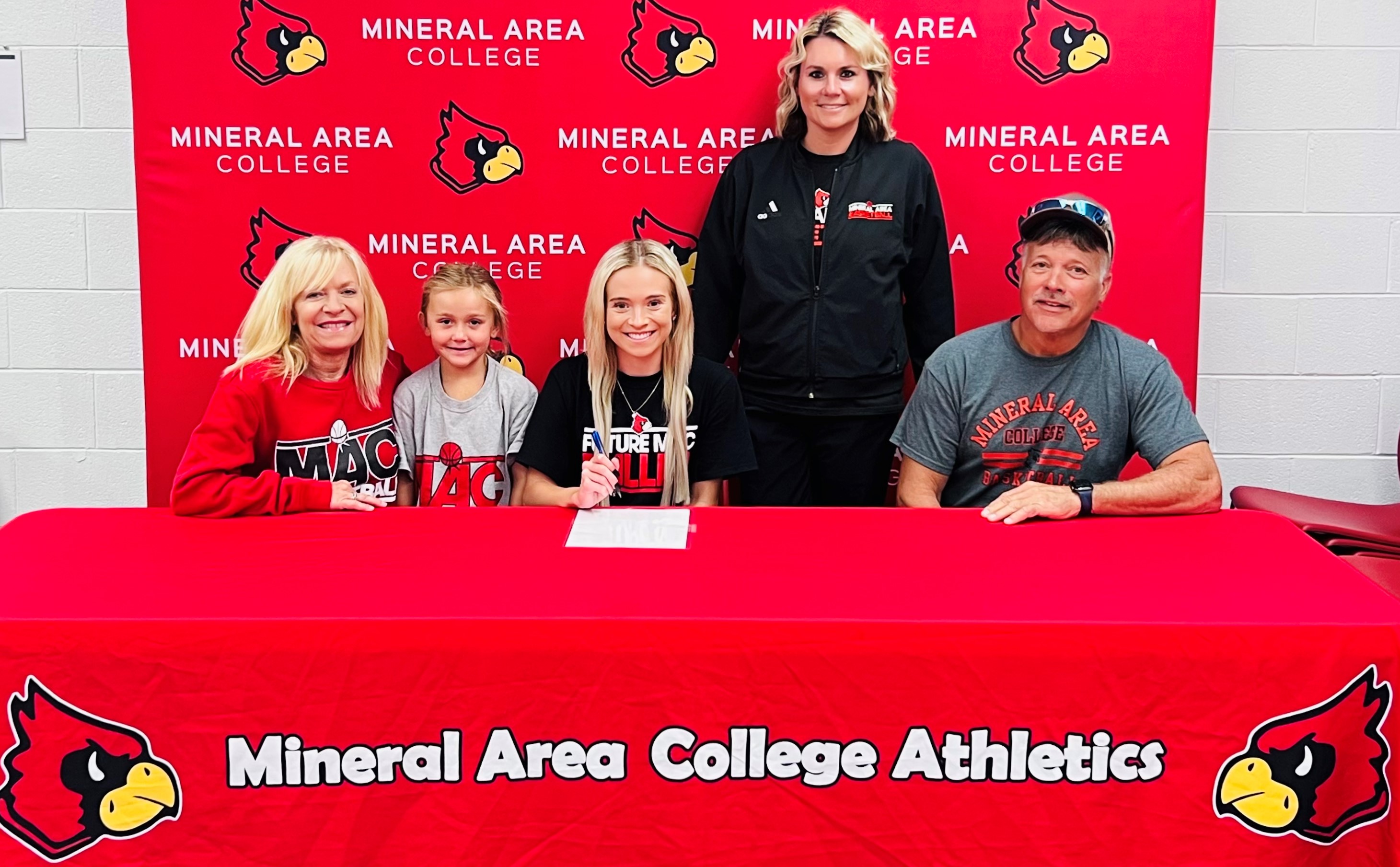 Skylar Sweeney Fills Out Roster Joining Briley Palmer's Lady Cardinals